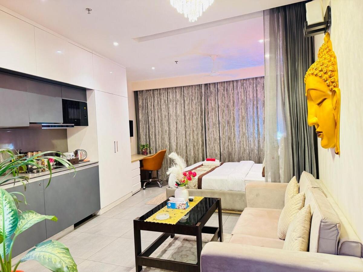 Apartment Cityscape Lofts In Noida *