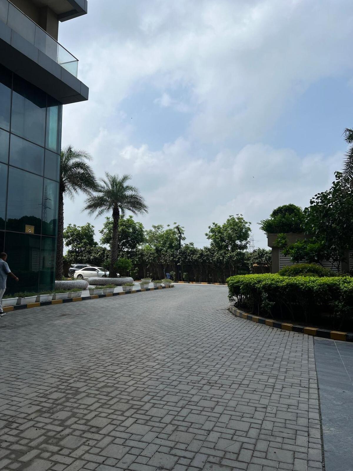 Apartment Cityscape Lofts In Noida *